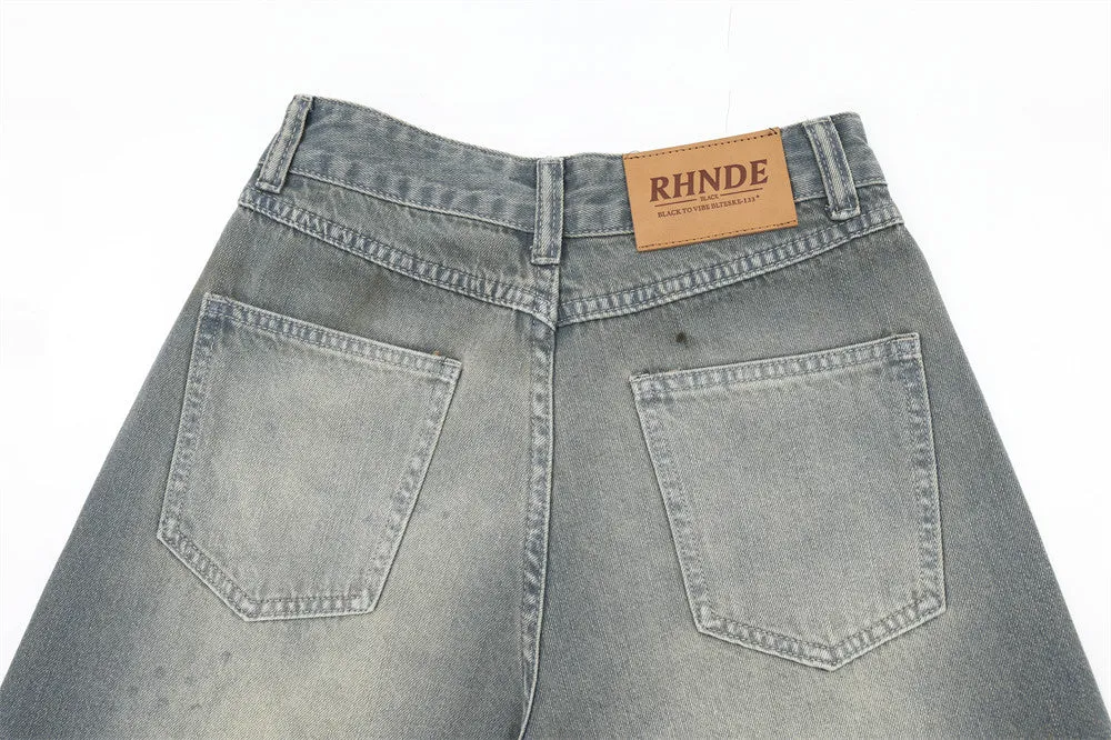 Distressed Loose Knee-Lenght Jorts
