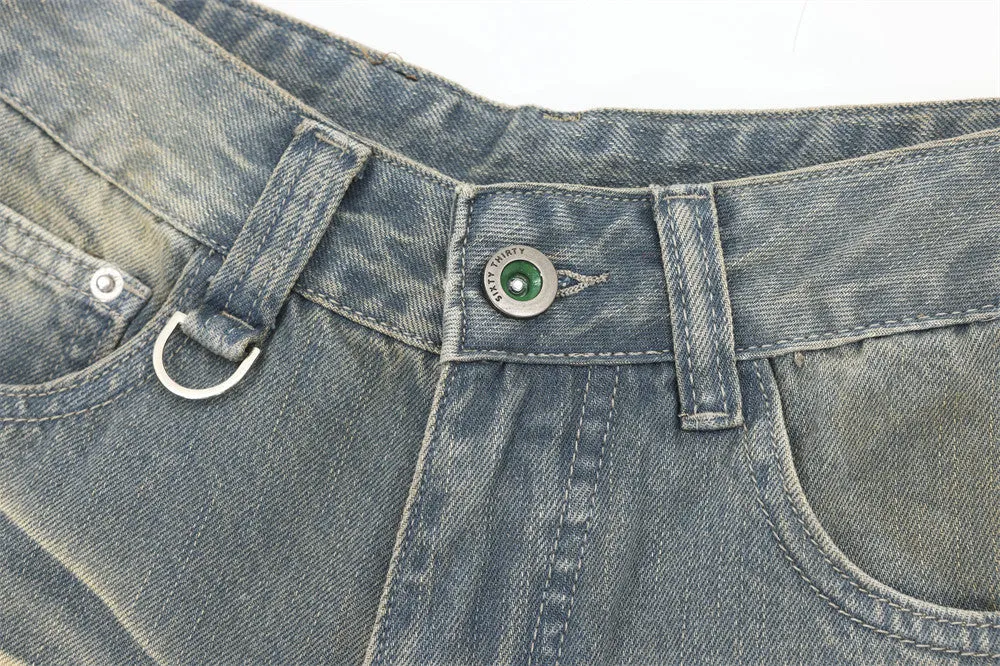 Distressed Loose Knee-Lenght Jorts
